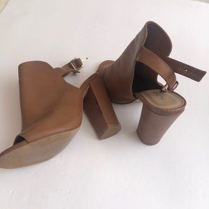 Aldo Brown open toed sandals size 7